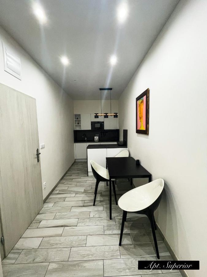 Apartments In The Heart Of Praha Bagian luar foto
