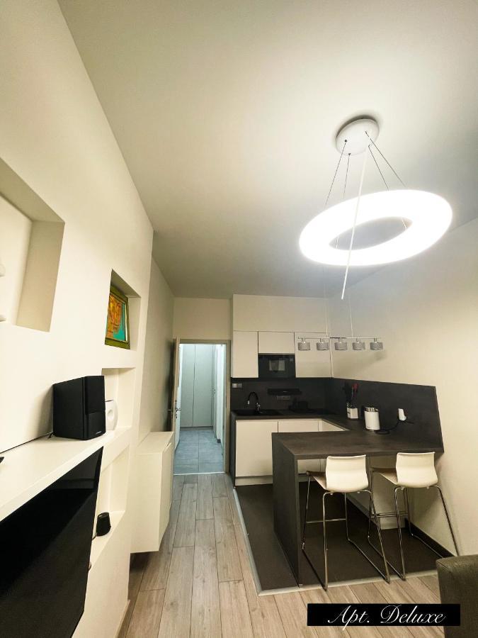 Apartments In The Heart Of Praha Bagian luar foto