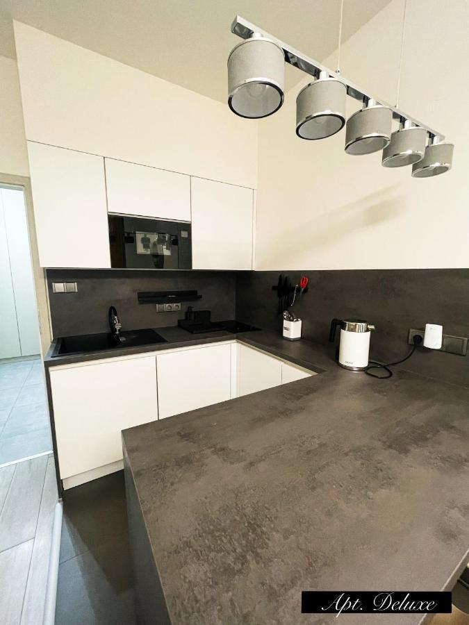 Apartments In The Heart Of Praha Bagian luar foto